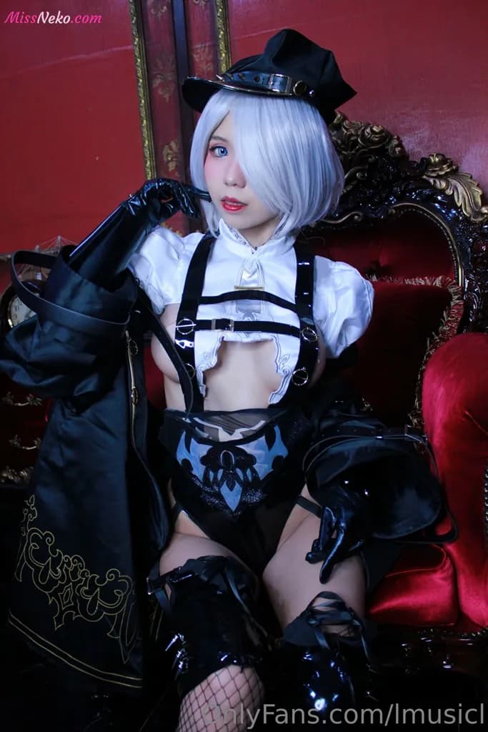 Mewjiic – 2B Officer Mewjiic – 2B Officer