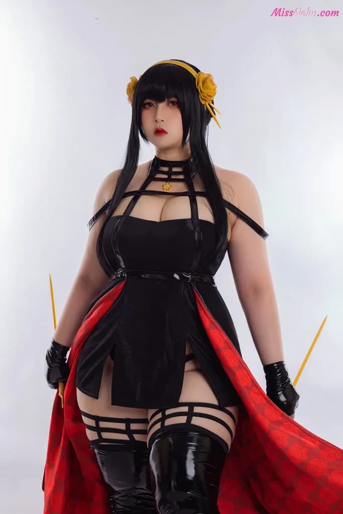 Uy Uy – Yor Forger Uy Uy – Yor Forger