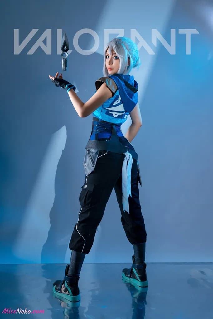 Umeko J – Jett Umeko J – Jett